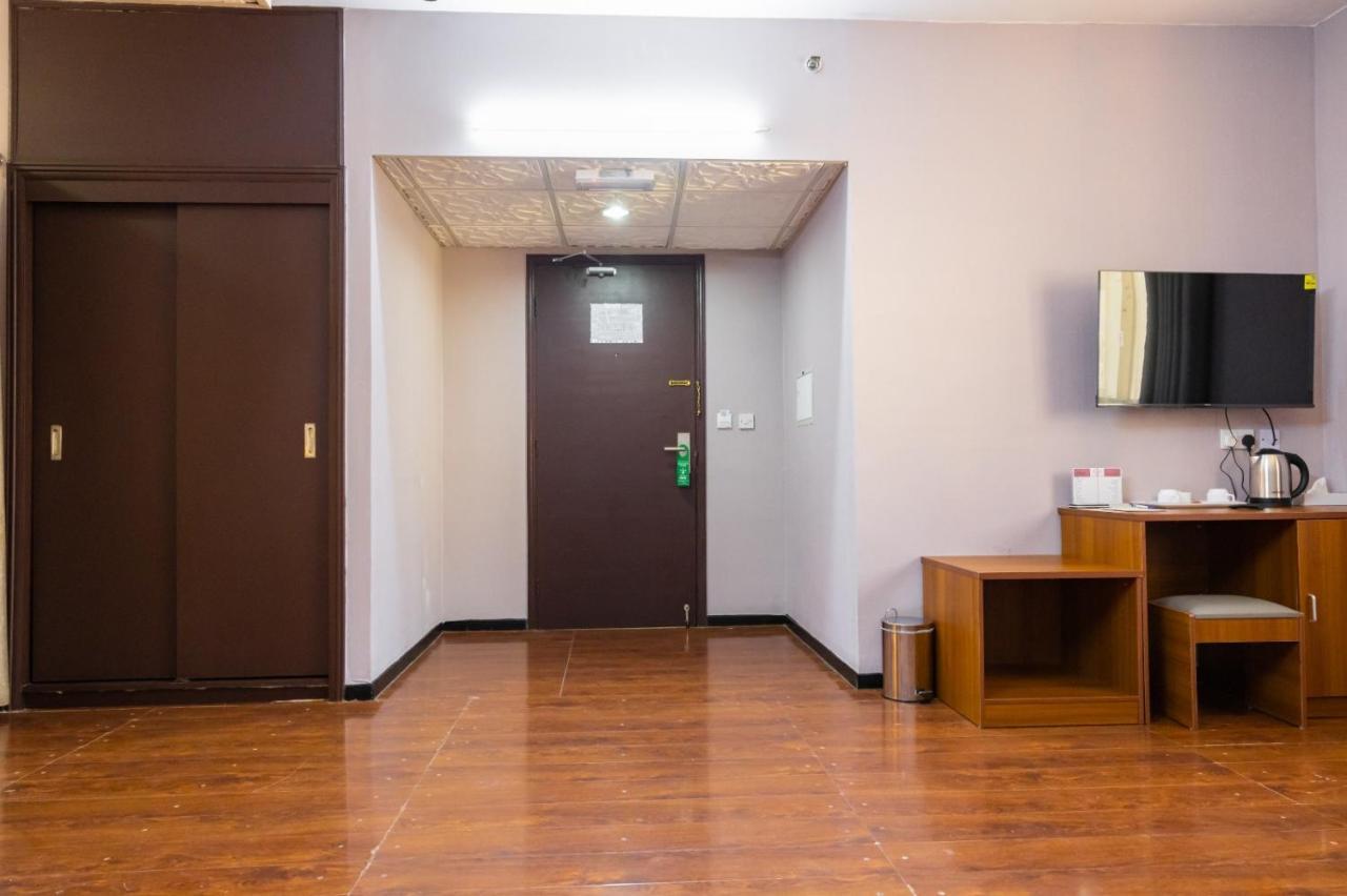 Three 888 Hotel Дубай Екстериор снимка