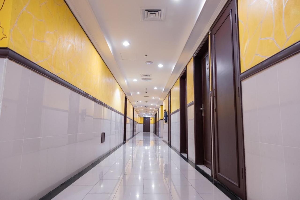 Three 888 Hotel Дубай Екстериор снимка