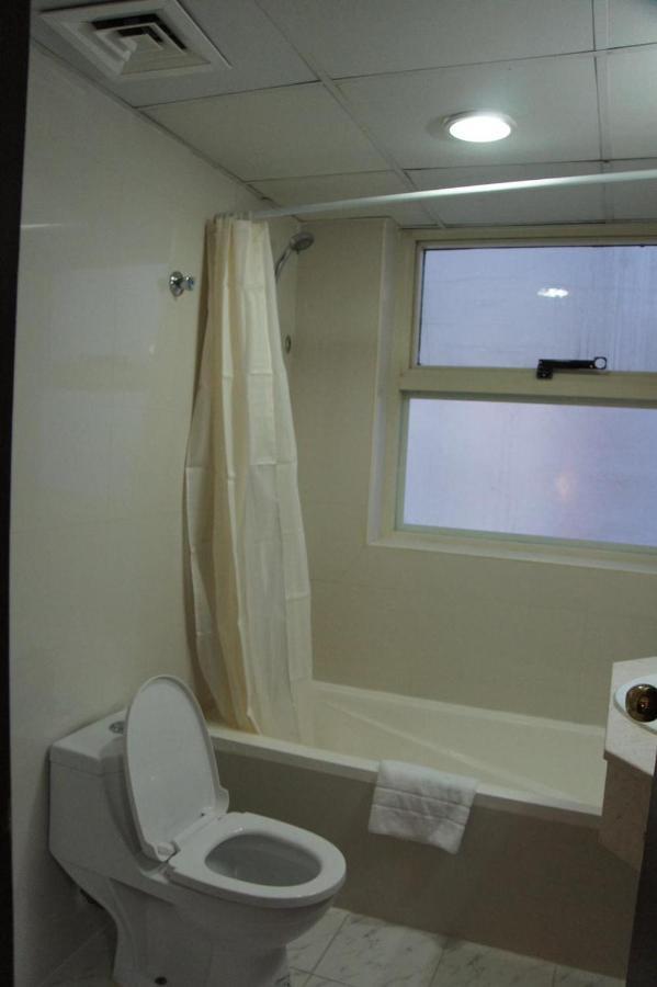 Three 888 Hotel Дубай Екстериор снимка