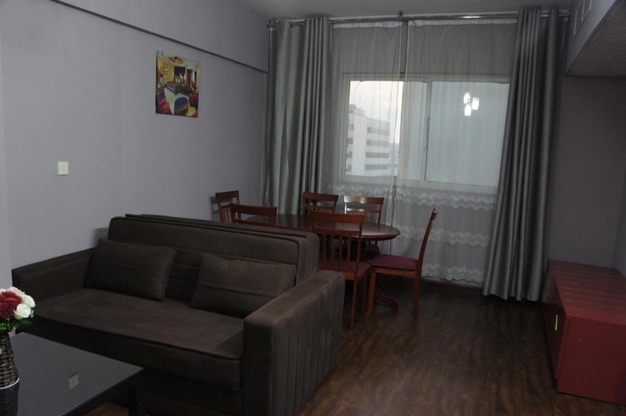 Three 888 Hotel Дубай Екстериор снимка
